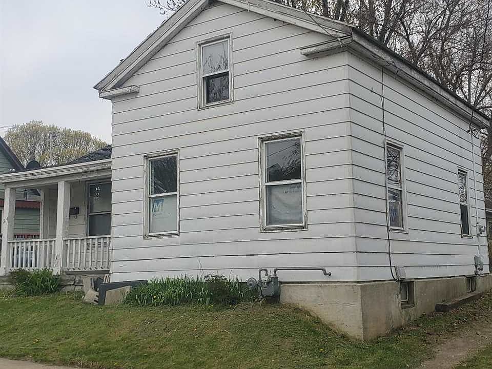 1st image of 214 W Van Buren St