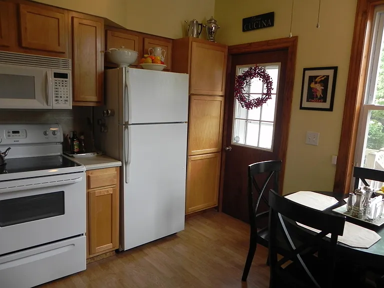 1301 W 9th St — Photo 9
