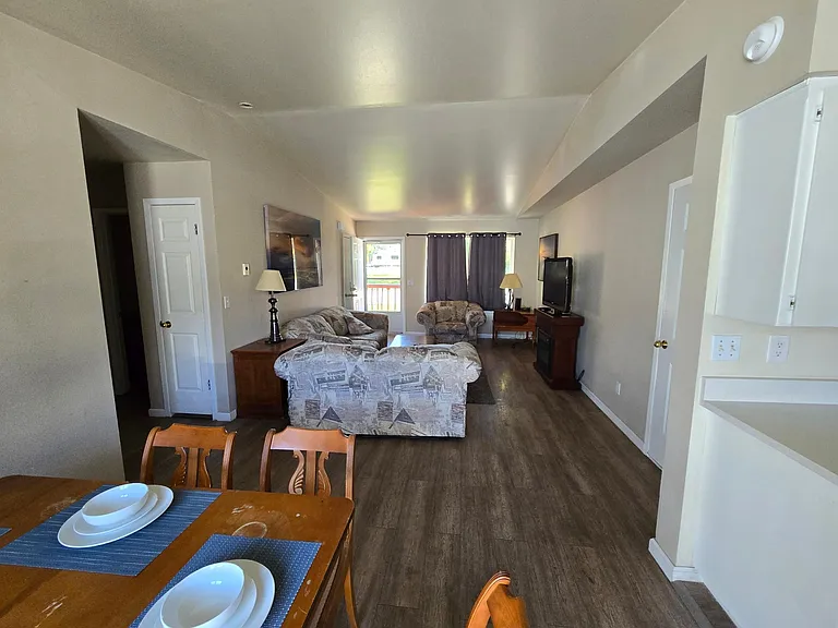 1305 N Frederick St — Photo 13
