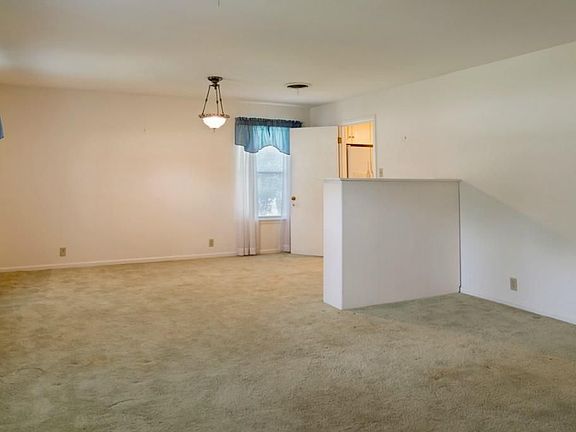 5th image of 503 Lee St