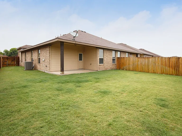 110 Hidden Springs Dr — Photo 15