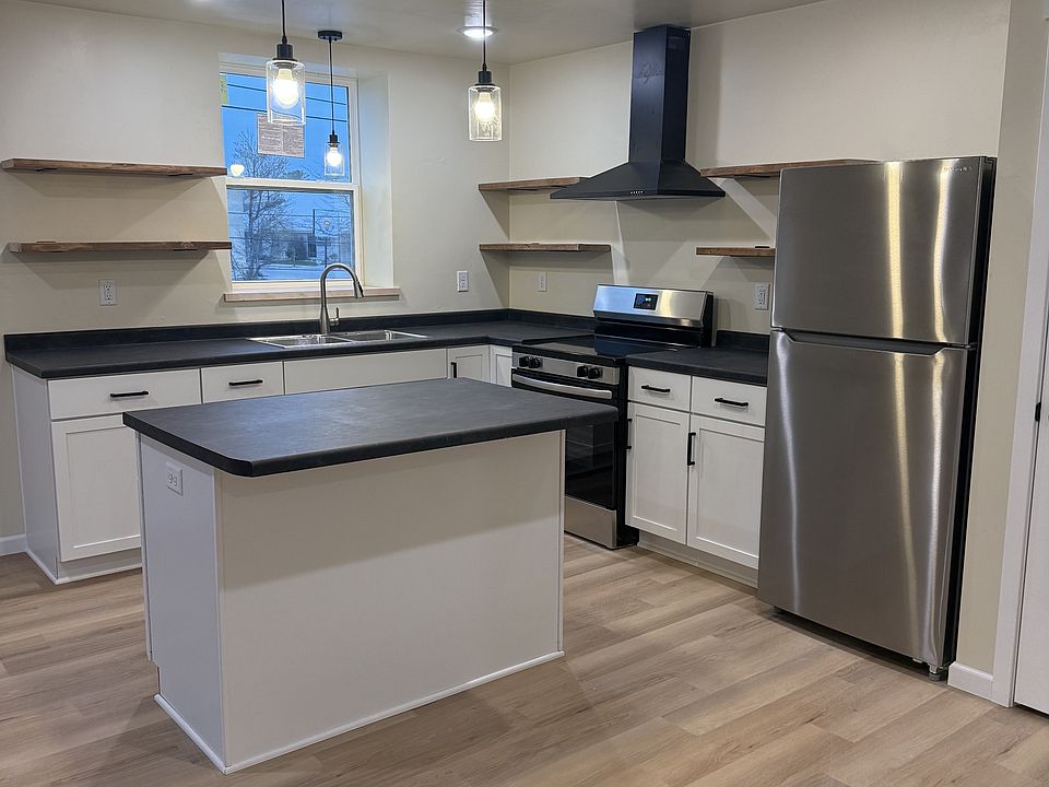1st image of 135 N 4th Ave #11574361
