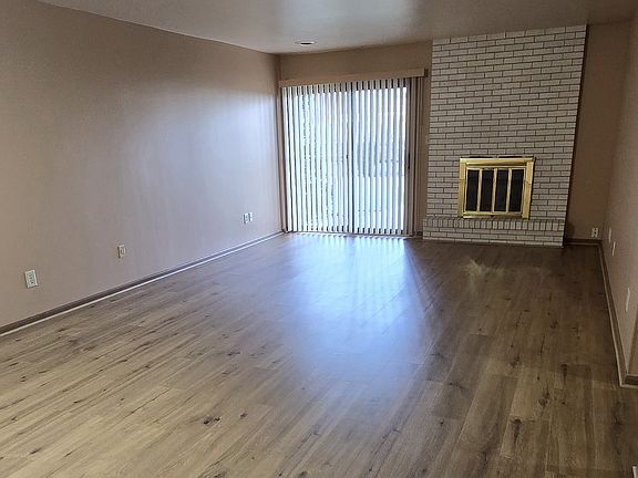 3rd image of 2013 45th St Unit 102