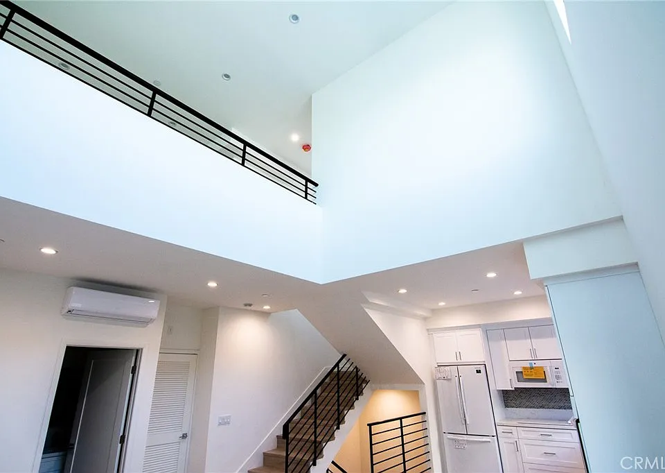 1187 Crenshaw Blvd #102