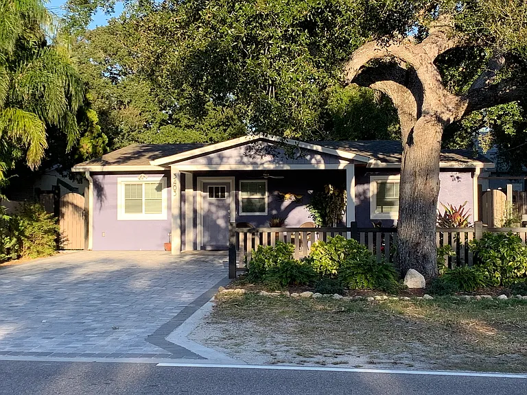 3403 Saxon Dr — Photo 9