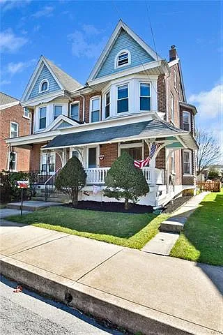 34 Locust St photo 1