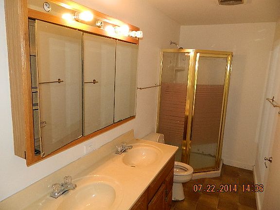 5th image of 1067 S Lincoln Ave