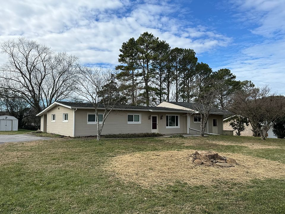 1st image of 141 Farlow Dr