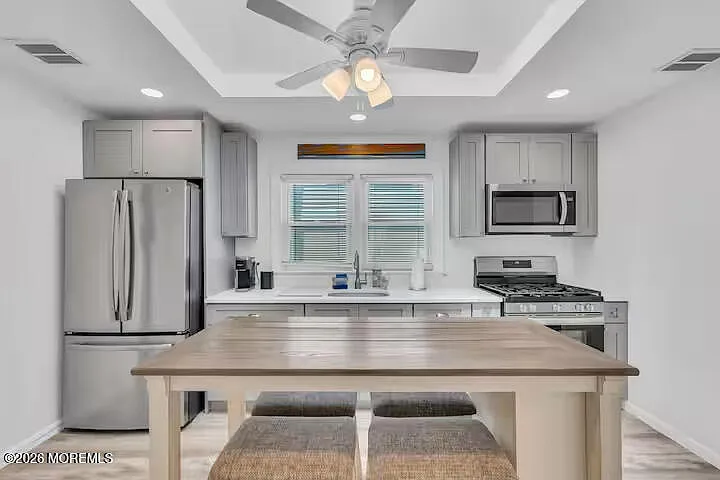 3 bed, 851 sqft, $1,750 — Photo 3