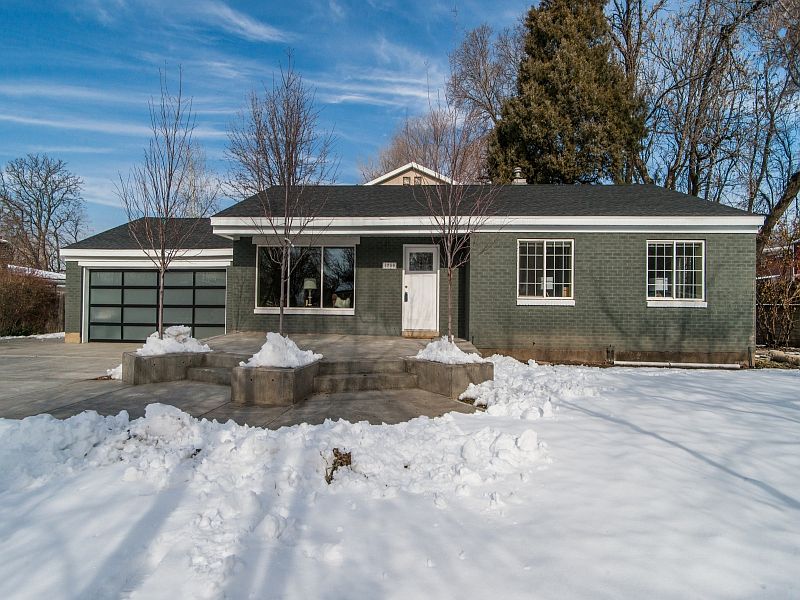 1st image of 213 Haihai St