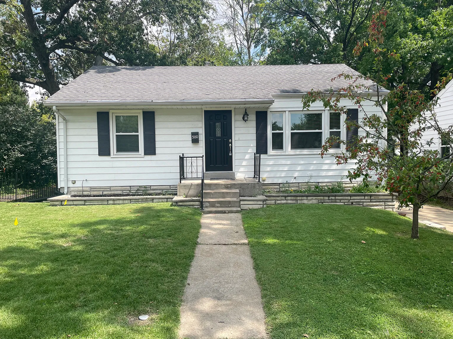 2 bed, 1068 sqft, $1,800 — Photo 2