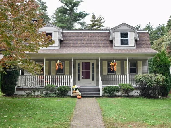 63 Kingman St, Lakeville, MA 02347