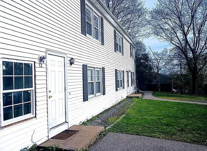 14 Monson St #B — Photo 3