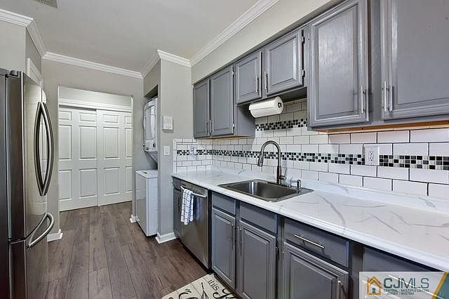 1st image of 820 Sharon Garden Ct