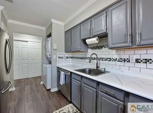 820 Sharon Garden Ct, Woodbridge, NJ 07095