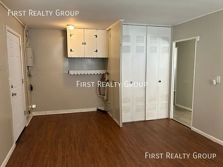 1498 Elaine St — Photo 5