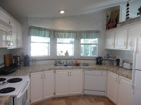 3rd image of 2689 S Pebble Brook Dr