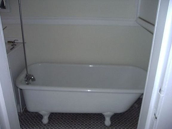 Large claw foot tub