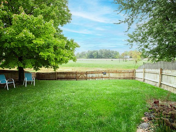 3rd image of 14640 Roeriver Ct