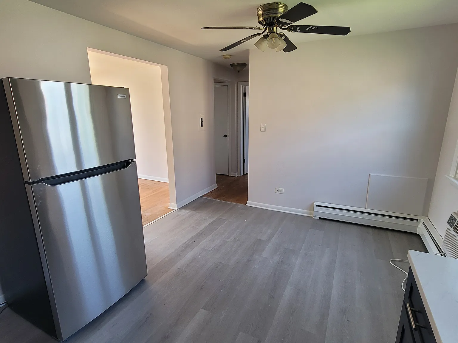 2 bed, 700 sqft, $1,600 — Photo 3