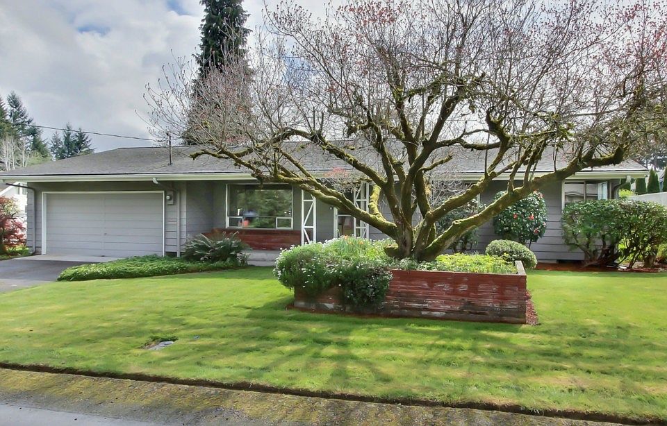 1st image of 965 Madrona Pl NE
