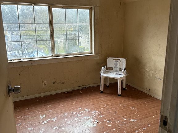 5th image of 14062 SE Foster Rd