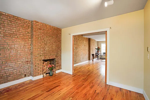 Rented by Lexington Properties LLC | media 4