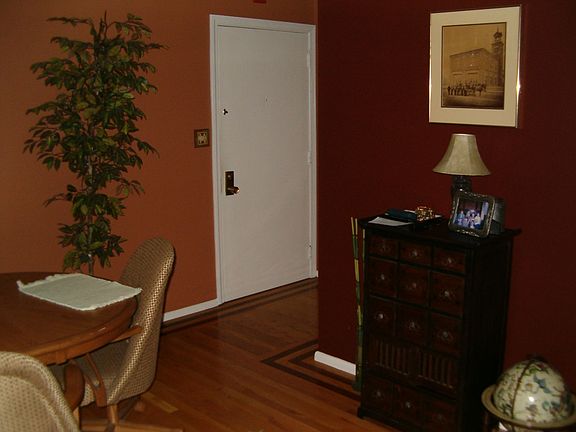 entrance/dinng