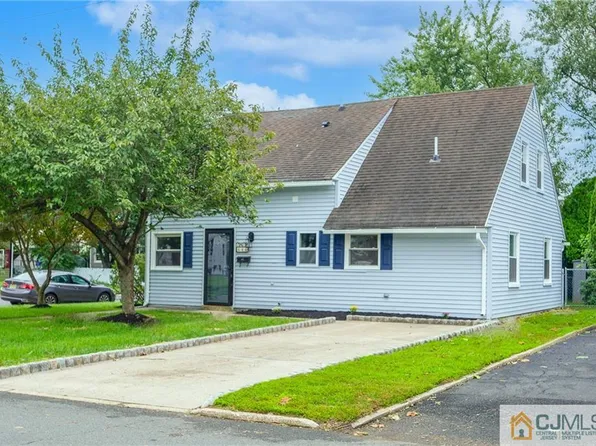 444 Edgeworth St, Middlesex, NJ 08846