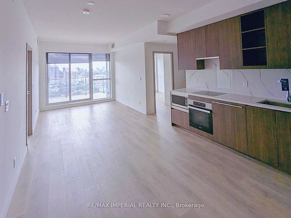 4th image of 27 McMahon Dr #2906