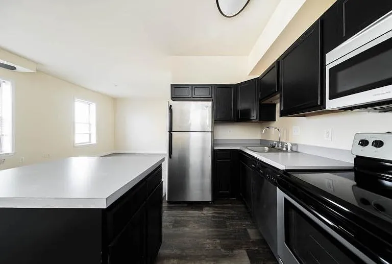 CECIL APARTMENTS — Photo 3