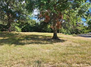 Ash Ave, Kansas City, MO 64138