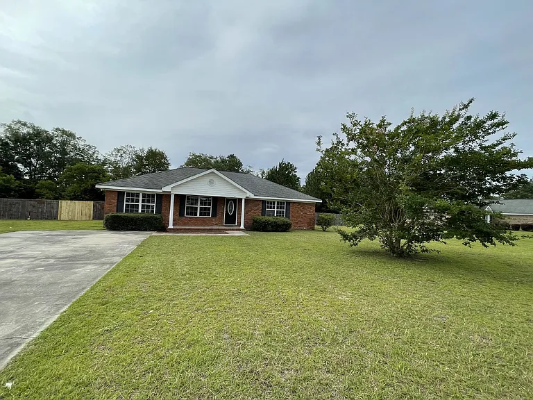 261 Winchester Way SE — Photo 1