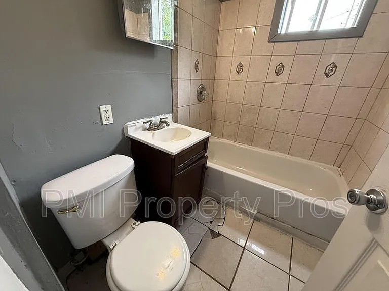 1415 N 37th St — Photo 23