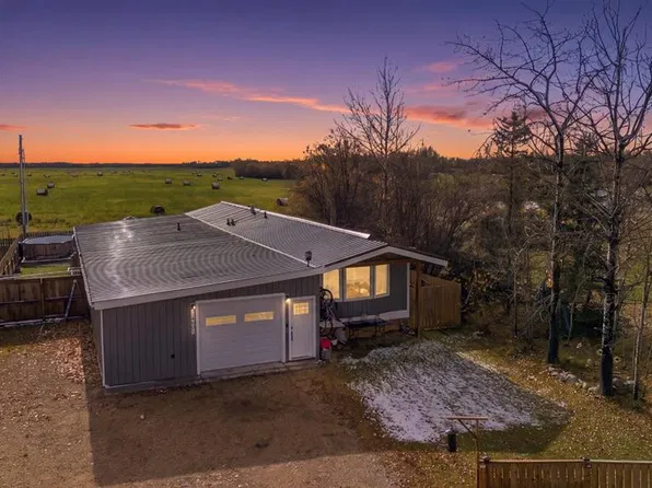 10209 N 98th Ave, Mackenzie County, AB T0H 2H0