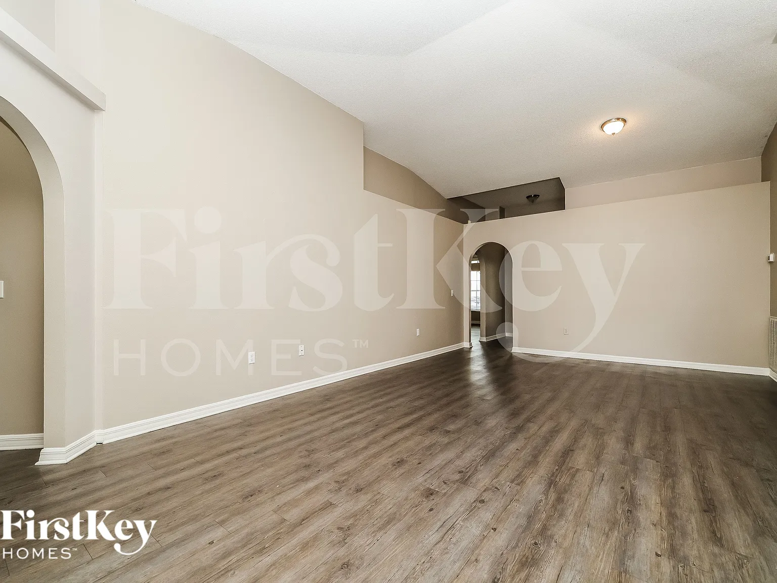 4 bed, 2.0 bath, 1855 sqft, $1,950 — Photo 3