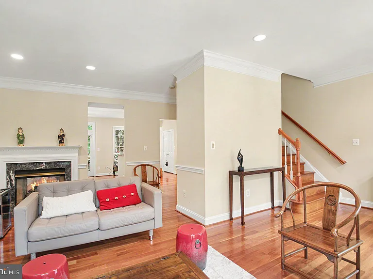 1305 Sundial Dr — Photo 3