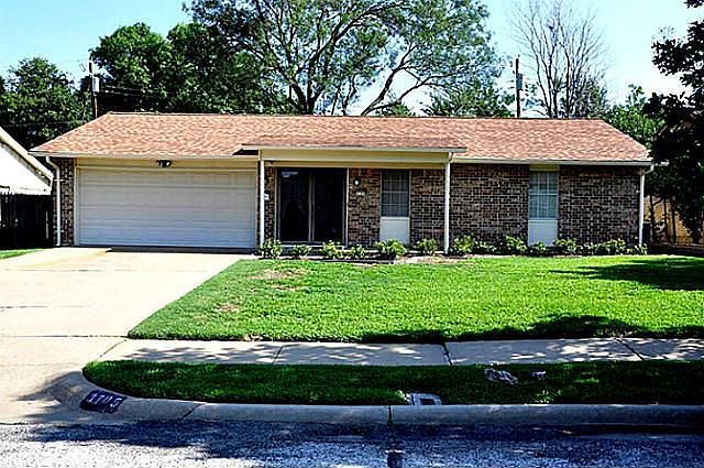 1st image of 3705 Canary Dr