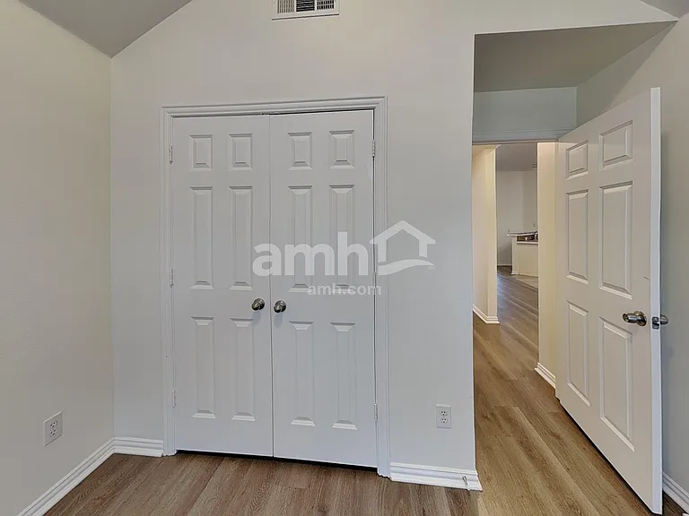 1208 Marchant Pl — Photo 16