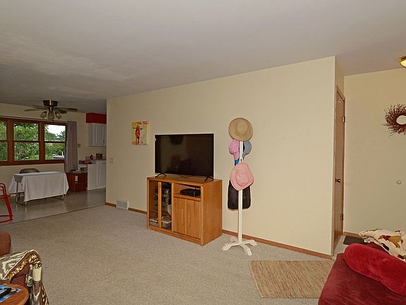 4th image of 1202-1204 Cleary St