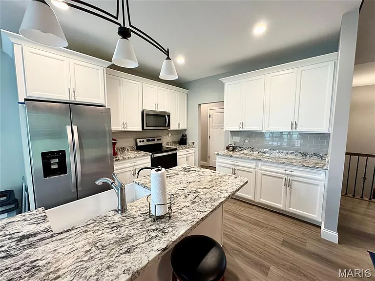 315 Star Ln — Photo 9