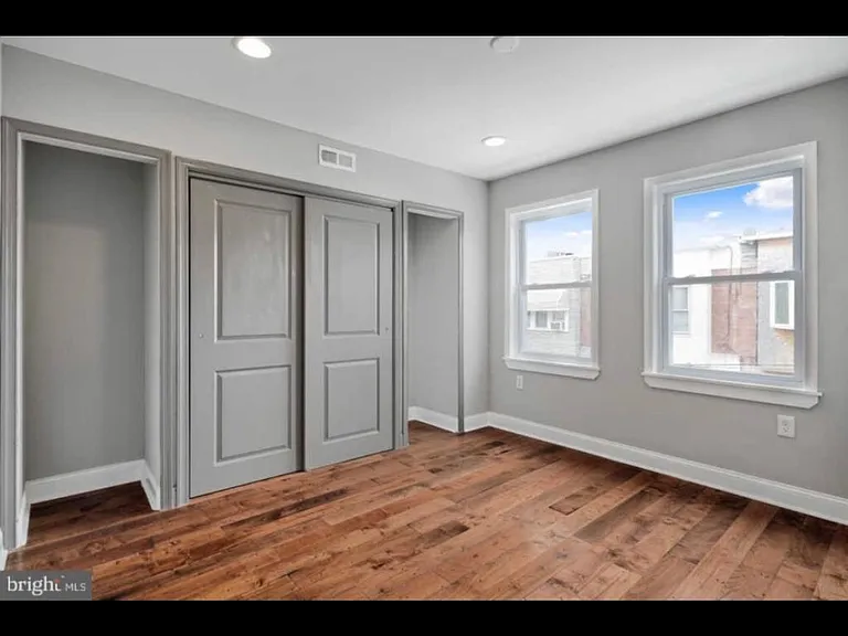 1439 S Etting St — Photo 16