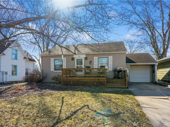 613 Maple St, Pella, IA 50219