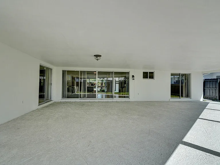2152 NE 61st Ct — Photo 36
