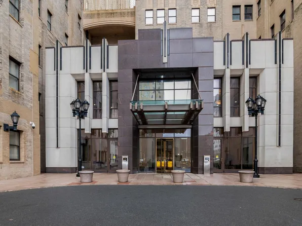 4 Beacon Way image 2 of 30