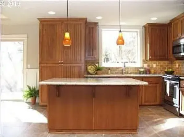 17416 SW Cricket Ct, Beaverton, OR 97003