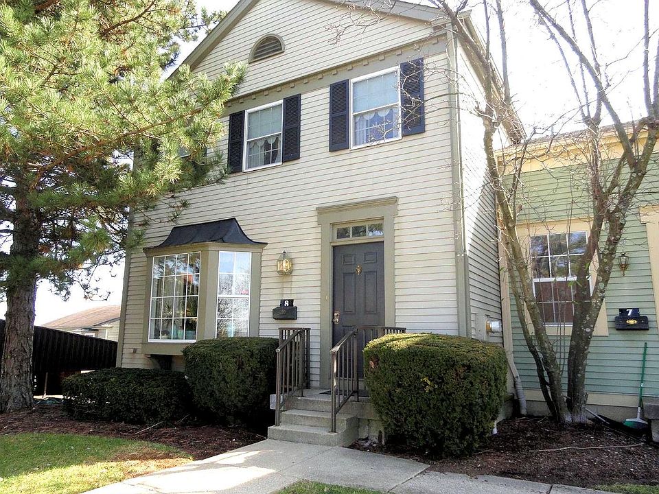 1st image of 8 S Applewood Ct Unit 139