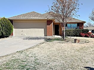 8600 Hawkview Dr, Fort Worth, TX 76179