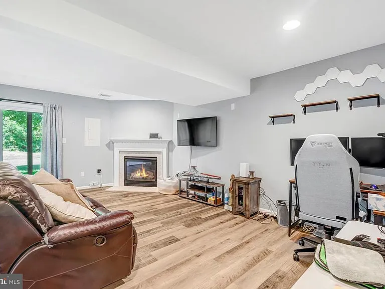 8628 Ellesmere Way — Photo 29