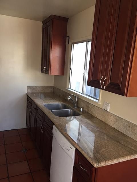 1st image of 3914 Ingraham St APT 8